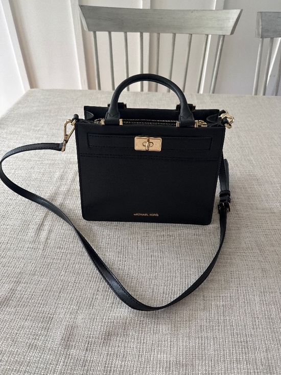 Michael Kors Handbags - Michael Kors purse